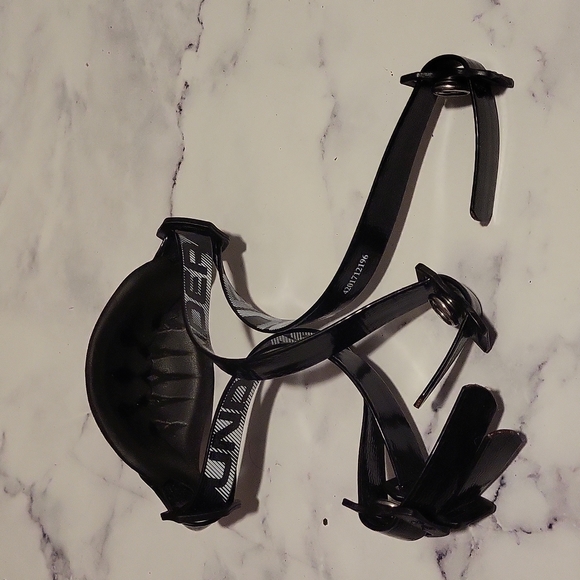 Under Armour Chin Strap - Picture 2 of 2